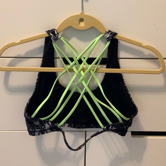 Patterned sports bra - Picture 2 of 4